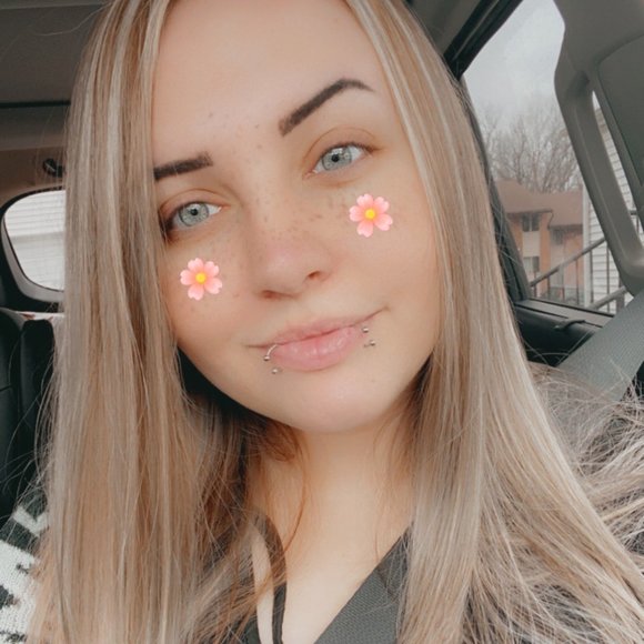 Meet your Posher, Lizzy - Picture 1 of 5